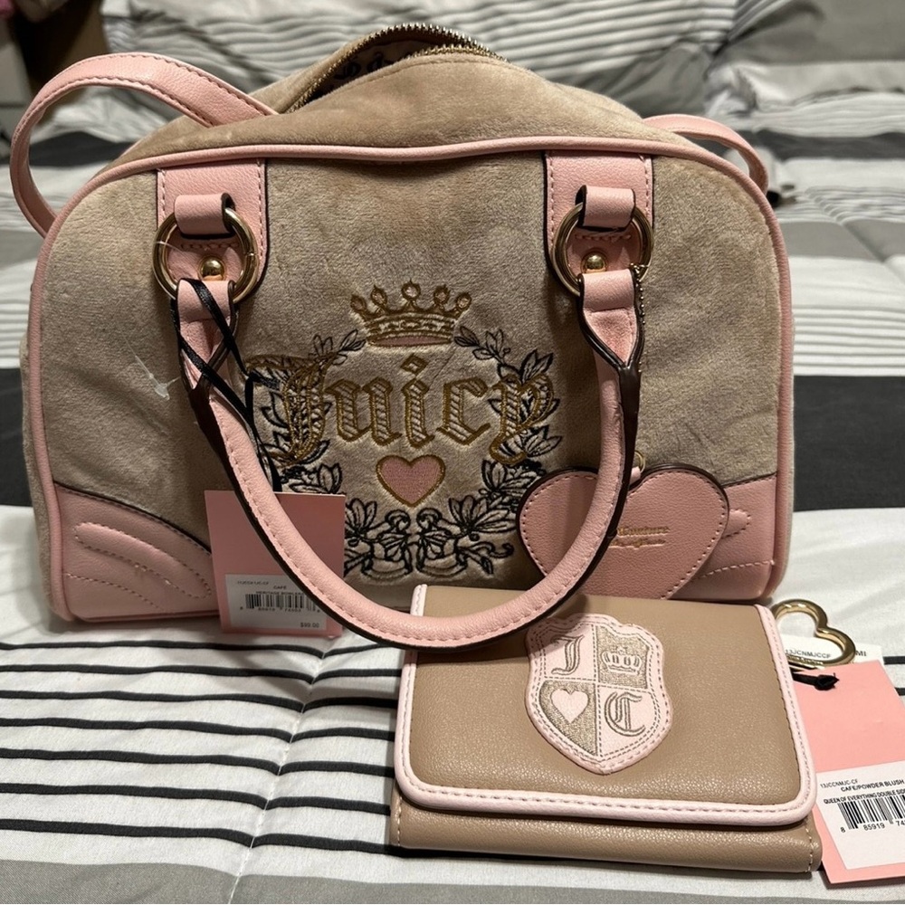 ❌SOLD❌Juicy Couture and wallet set